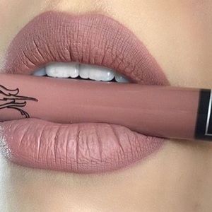 KAT VON D LIQUID LIPSTICK